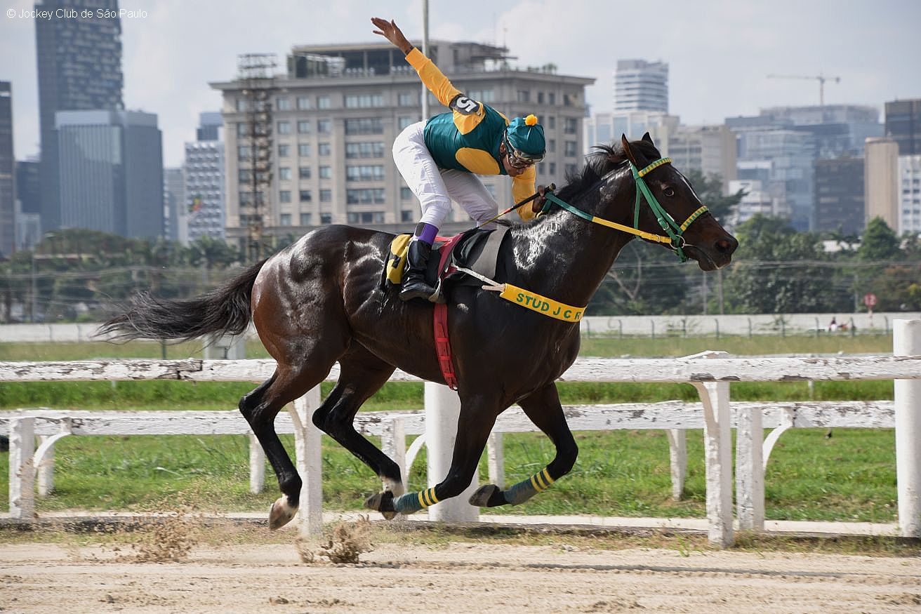 Great-Ug confirma favoritismo e conquista batismo clássico